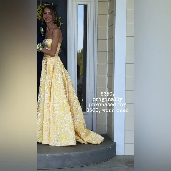 Yellow Sherri Hill Ballgown - Picture 1 of 3